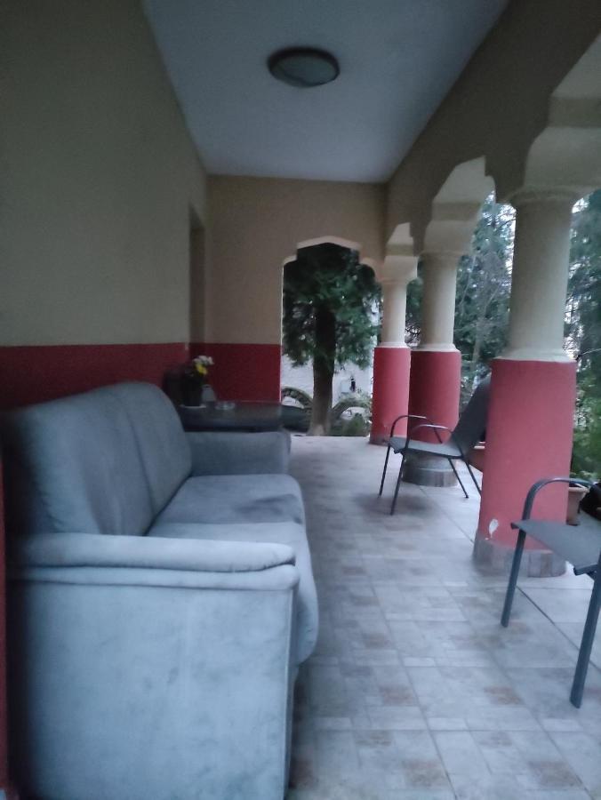 Готель Casa Rosa Беїле-Оленешті Екстер'єр фото