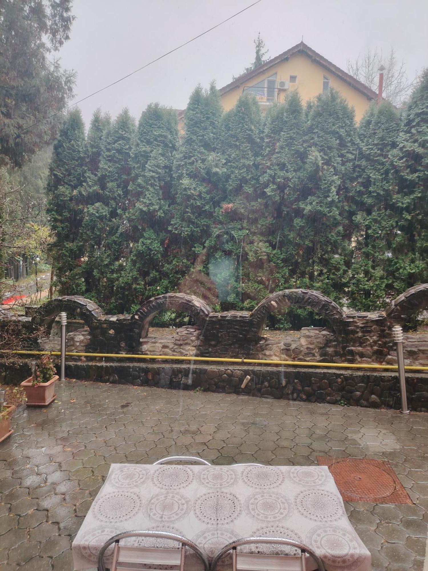 Готель Casa Rosa Беїле-Оленешті Екстер'єр фото